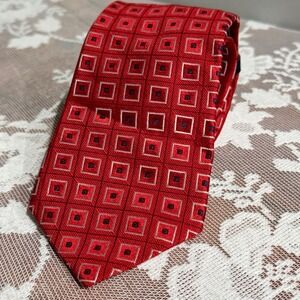 NWT Roundtree & Yorke Necktie Mens OS Red Geometric Silk‎ Trademark Tie